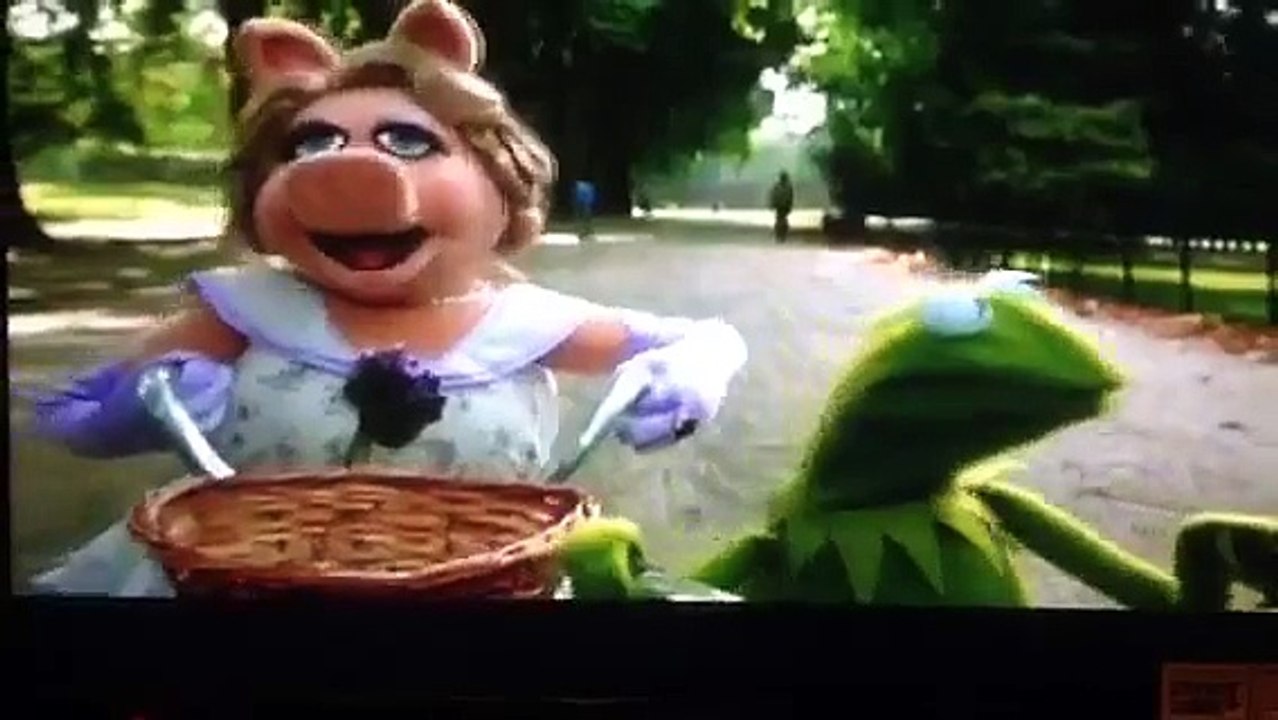 The Muppets 'Raindrops Keep Fallin' On My Head'