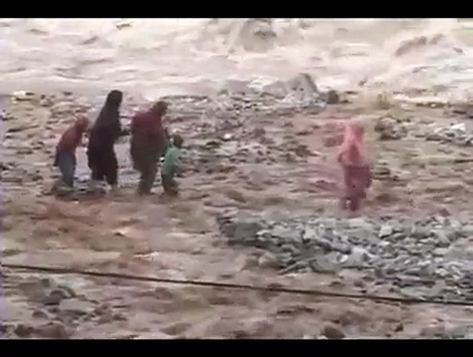 Dangerous flood in gilgit
