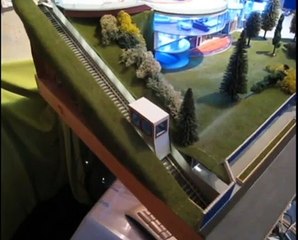 Maquette de maison automatisée en carton