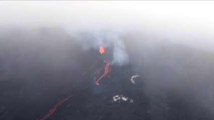 Réunion : le Piton de la Fournaise entre en éruption