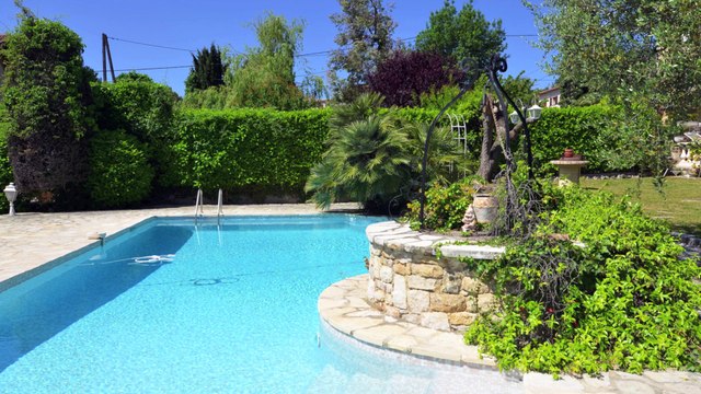 A vendre Maison ancienne - Le Rouret 06650 - 150 m² sur terrain de 1630 m²