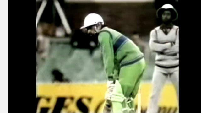 Superb Fast Bowling by Malcolm Marshall - West Indies - Rare Video