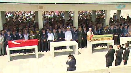 Şehidi devletin zirvesi uğurladı