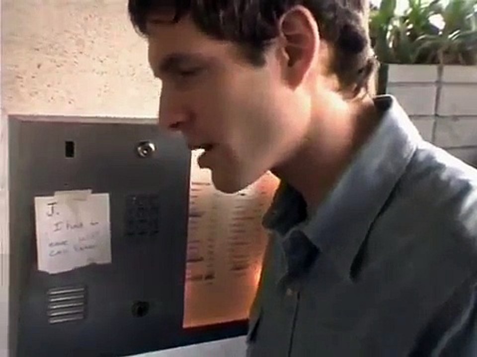 It's Always Sunny in Philadelphia - Pilot - Charlie Has Cancer