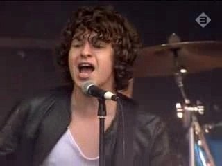 The Kooks - Time Awaits (Live Parkpop)
