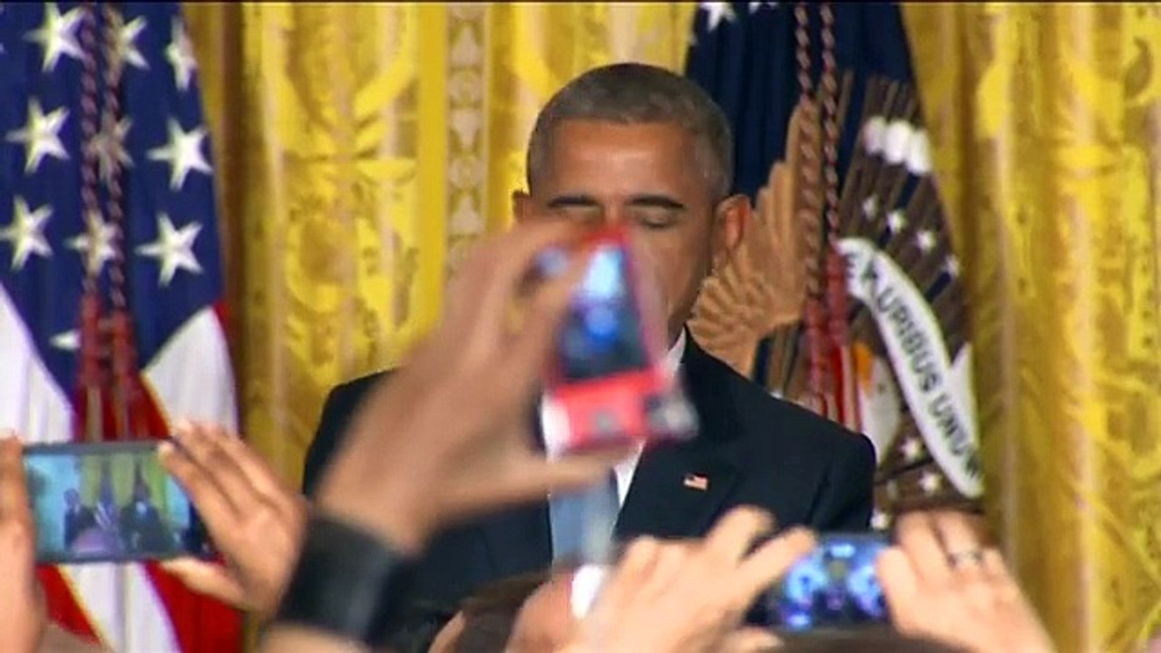 Moment Obama got heckled at LGBT reception-copypasteads.com