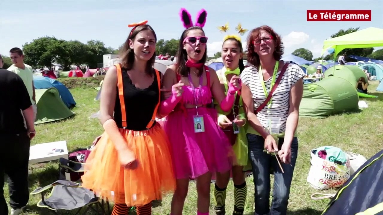 Bout Du Monde 2015. Des campeurs chantent The Animals... en français !