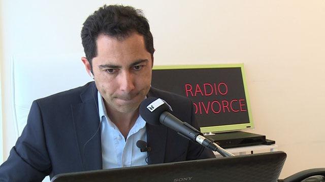 Un avocat crée une radio sur le divorce - ZAPPING ACTU BEST-OF DU 13/08/2015