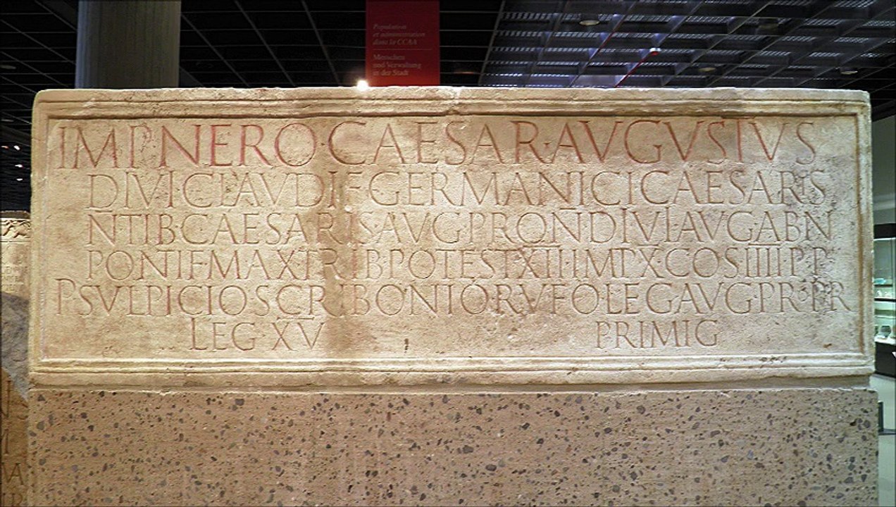 SOCANT. Si-a UCIS cu sange rece mama si sotia, iar apoi a dat foc unui cartier intreg