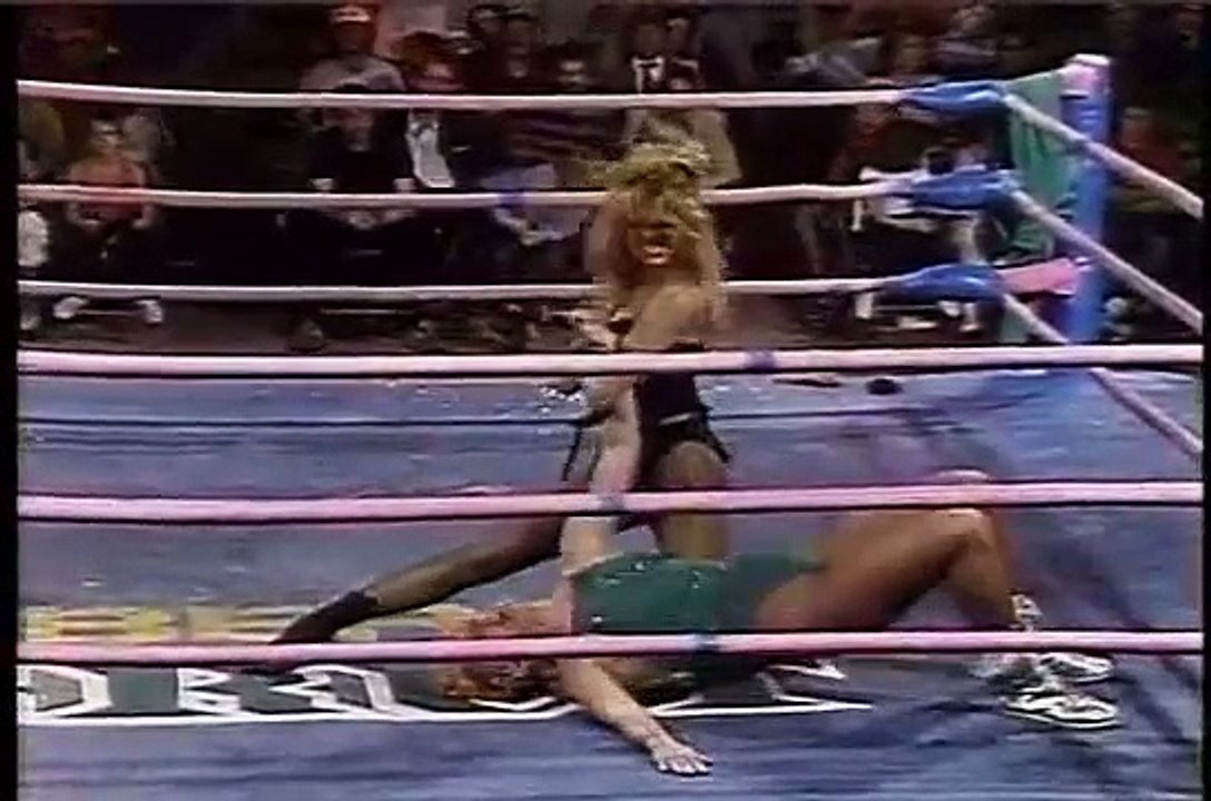 GLOW WRESTLING ROXY ASTOR VS HOLLYWOOD