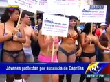 Mirandinos se quitan la ropa para protestar desnudos contra visita de Radonski a Colombia