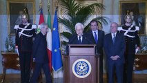 Donato Marra legge il comunicato di dimissioni del Presidente del Consiglio Mario Monti