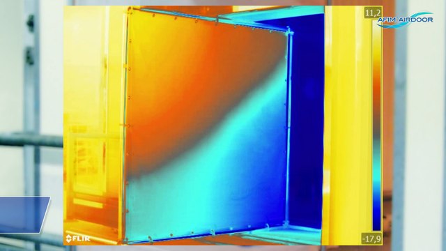 Operating principle air curtain / air door at a freezer / cold store