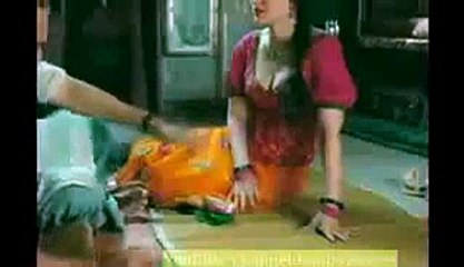 Kareena kapoor Hot breast are Popping Out Red Saree