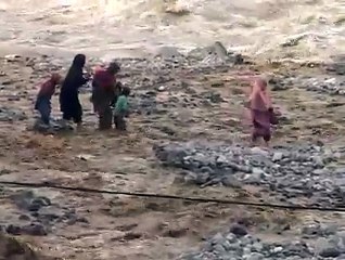 live scence of Land Sliding in Gilgit Baltistan.