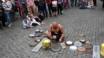 Bruxelles, batteur Dario Rossi, spectacle de tambours dans la rue