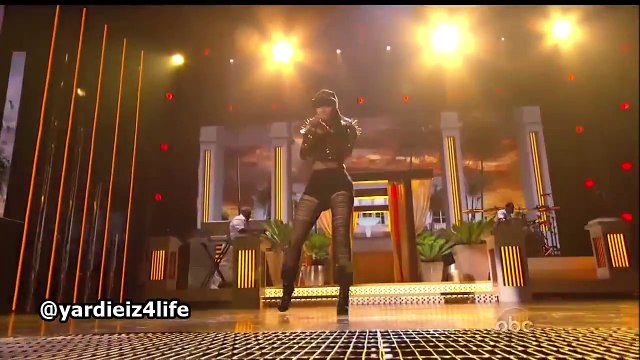 Nicki Minaj gives Lil Wayne a Lap Dance at 2013 Billboard Music Awards
