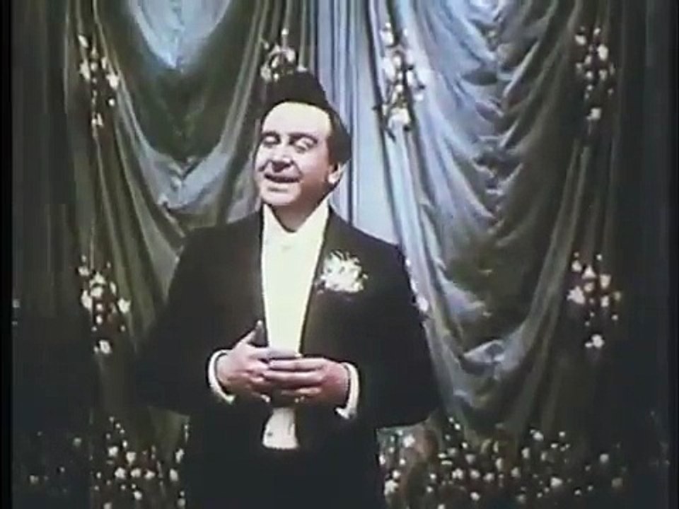 Felix Mayol Performs Indiscreet Questions (1906) - ALICE GUY BLACHE - indiscretes