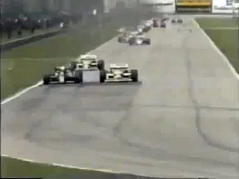 F1 1986 Mansell Crashes Racing Senna (2)