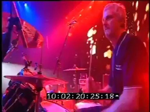 Happy Mondays - Step On (Shaun and Bez fighting) live MEN Arena 2008