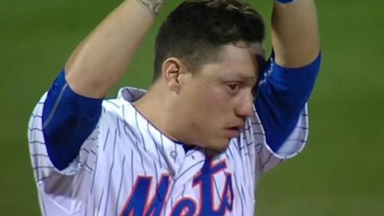 Wilmer Flores Cries on Field After Trade Is Reported