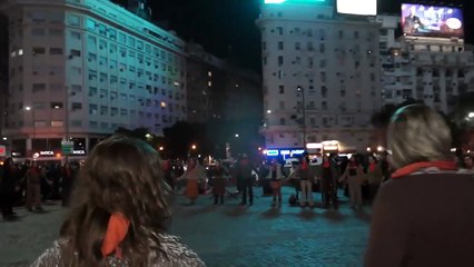 Dario y Maxi presentes! Colectivo FindeUNmundO en el Obelisco