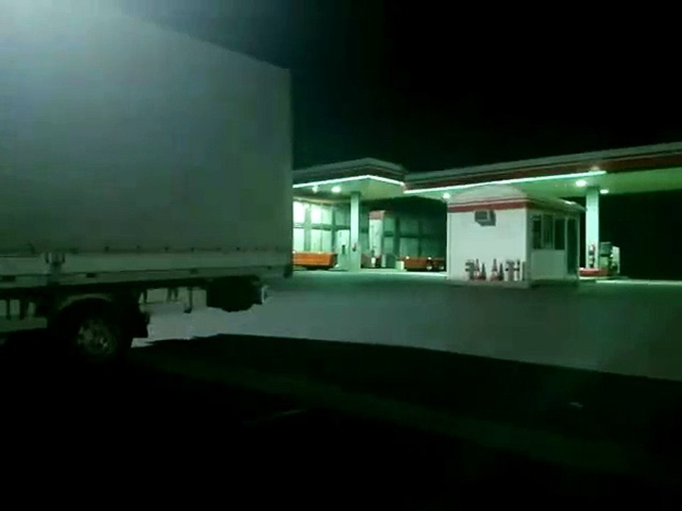 Drôles de bruits sur l'aire d'autoroute (quelque part sur l'A75) 31/07/2015