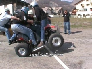 Stuntquad Record du monde wheeling à 9 (Fise Auron )