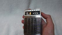 Celebrating 50 subscribers with the Motorola X25E Transistor radio (1961, USA)