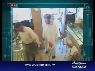 Télécharger la video: Robbery At Jewellery Shop in Tariq Road CCTV Footage