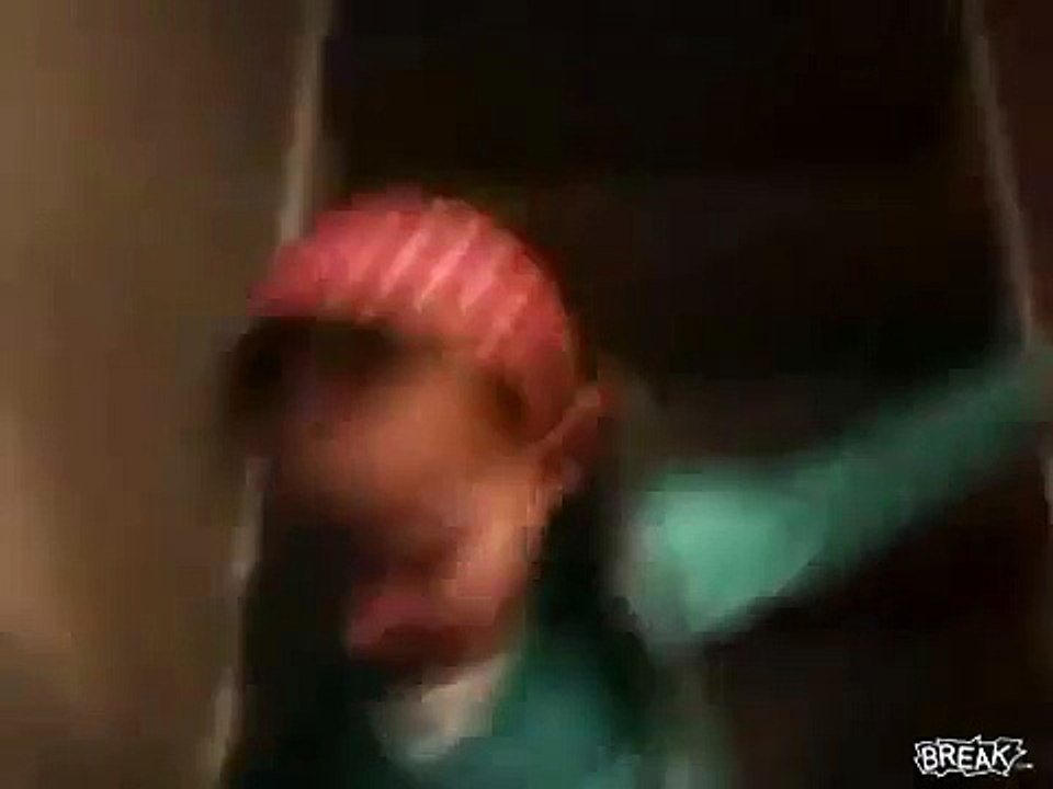Little Girl Cries Over Bears Loss