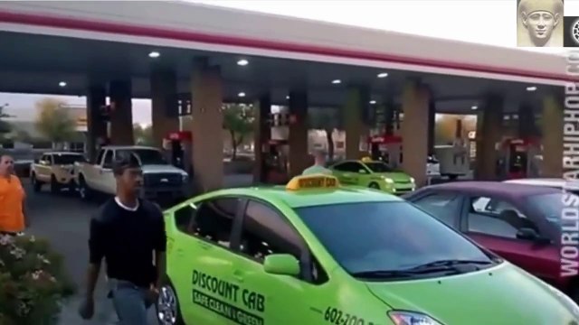 Black Guy Picks Wrong Fight With White Guy