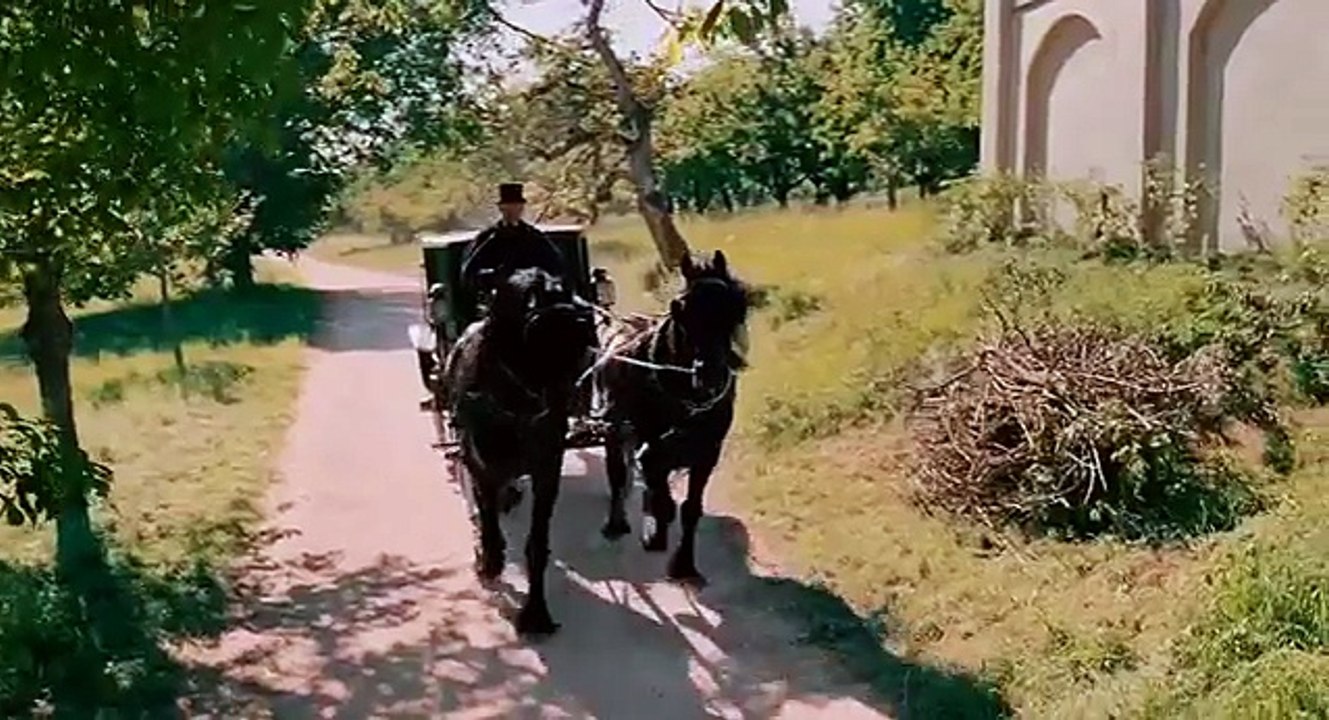 A Dangerous Method - Trailer (Starring: Michael Fassbender, Keira Knightley, Viggo Mortensen)