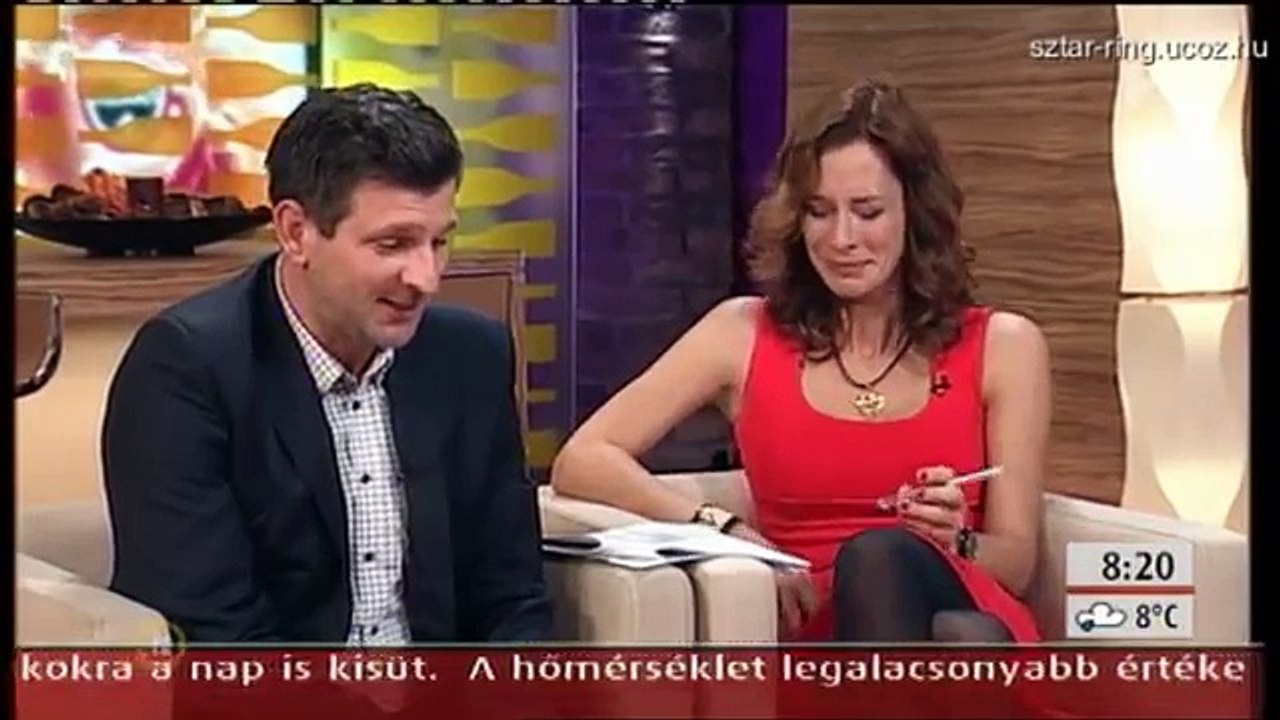 Demcsák Zsuzsa - Röhögőgörcs élő adásban (Mokka, 2012-11-13)