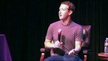 Le patron de Facebook Mark Zuckerberg bientôt papa