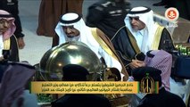 خادم الحرمين الشريفين يتسلم درعاً تذكارياً من معالي وزير التعليم