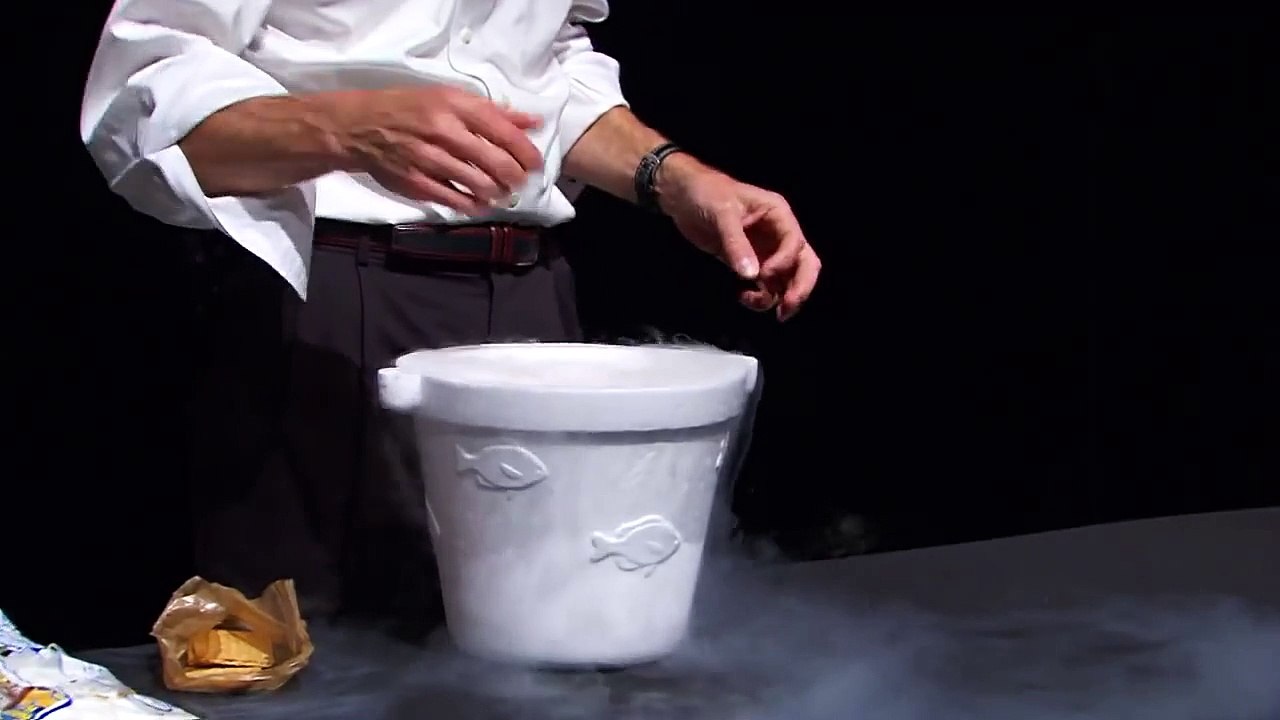 Expériences marrantes avec des aliments et de l'azote liquide