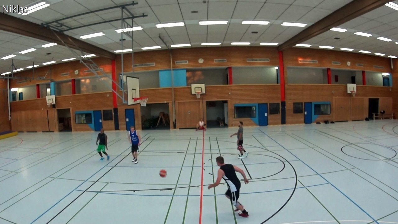 Niklas With The Huges Blocks On Swen ELTV