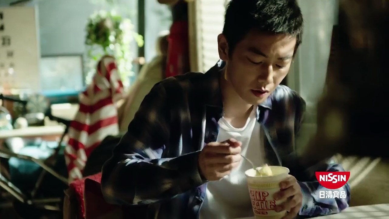 Publicité déjantée pour des nouilles au Japon