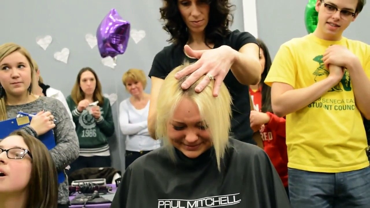 beautiful blonde gets haircut and headshave like britney spears