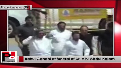 Rahul Gandhi attends funeral of Dr. APJ Abdul Kalam