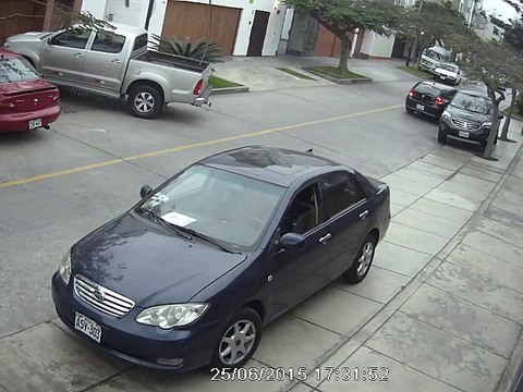 ¡Cuidado! Hampones en BMW negro acechan San Isidro, Surco, Miraflores y San Borja [Fotos y video]