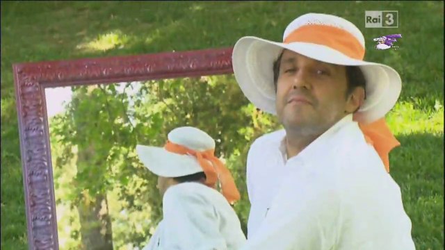 Flavio Insinna recita la poesia Superbia di Trilussa