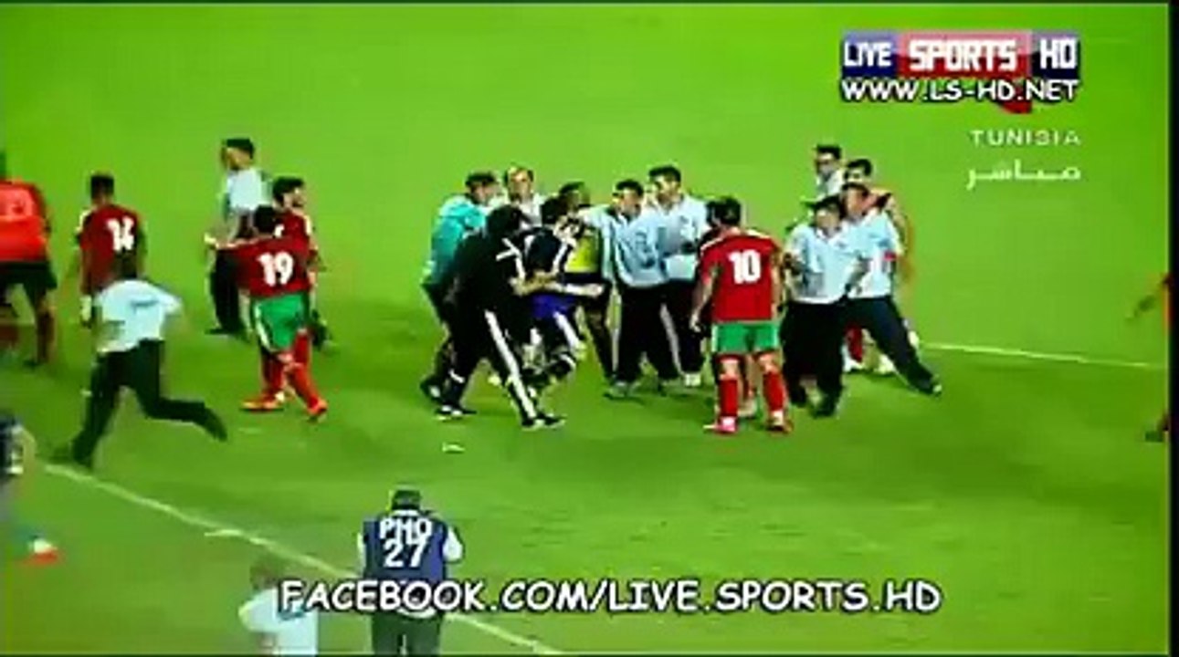 عاجل منذ قليل :o : عركة بين الأمن التونسي ولاعبي المغرب بعض نهاية المباراة :o فضيحة