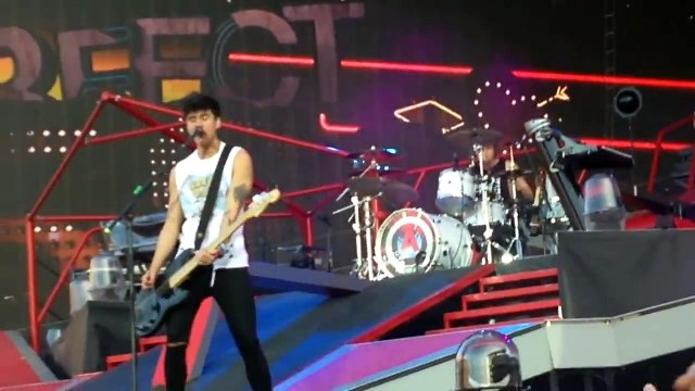 5 Seconds of Summer - Good Girls LIVE (Barcelona 8/7/2014)