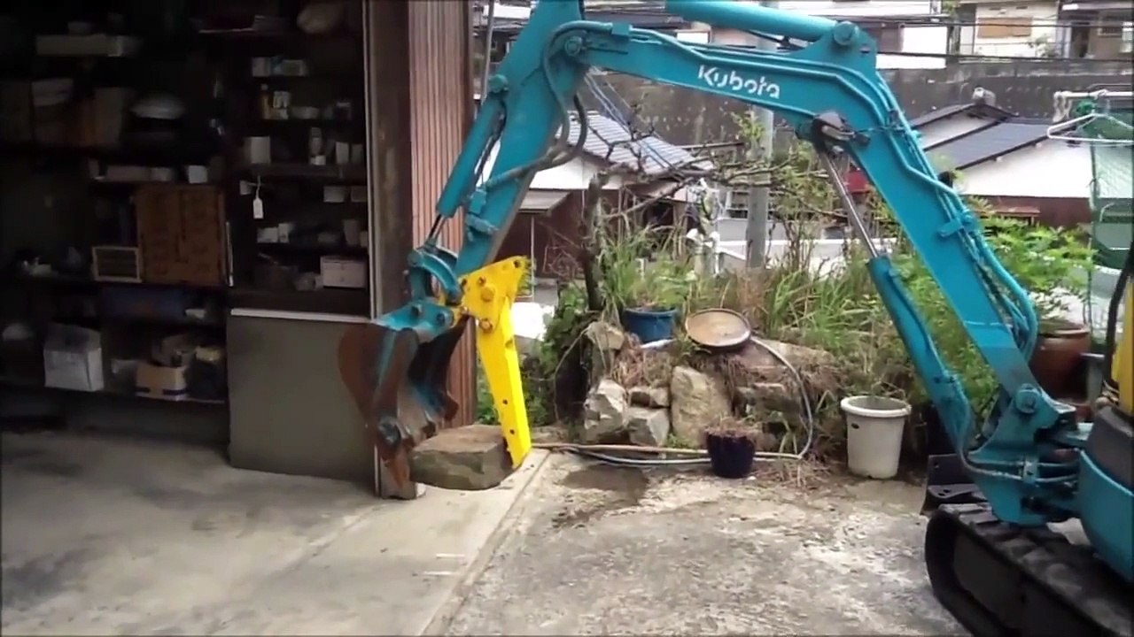 ユンボハサミ脱着１0秒！驚異の油圧ショベルアタッチメントバケットンド