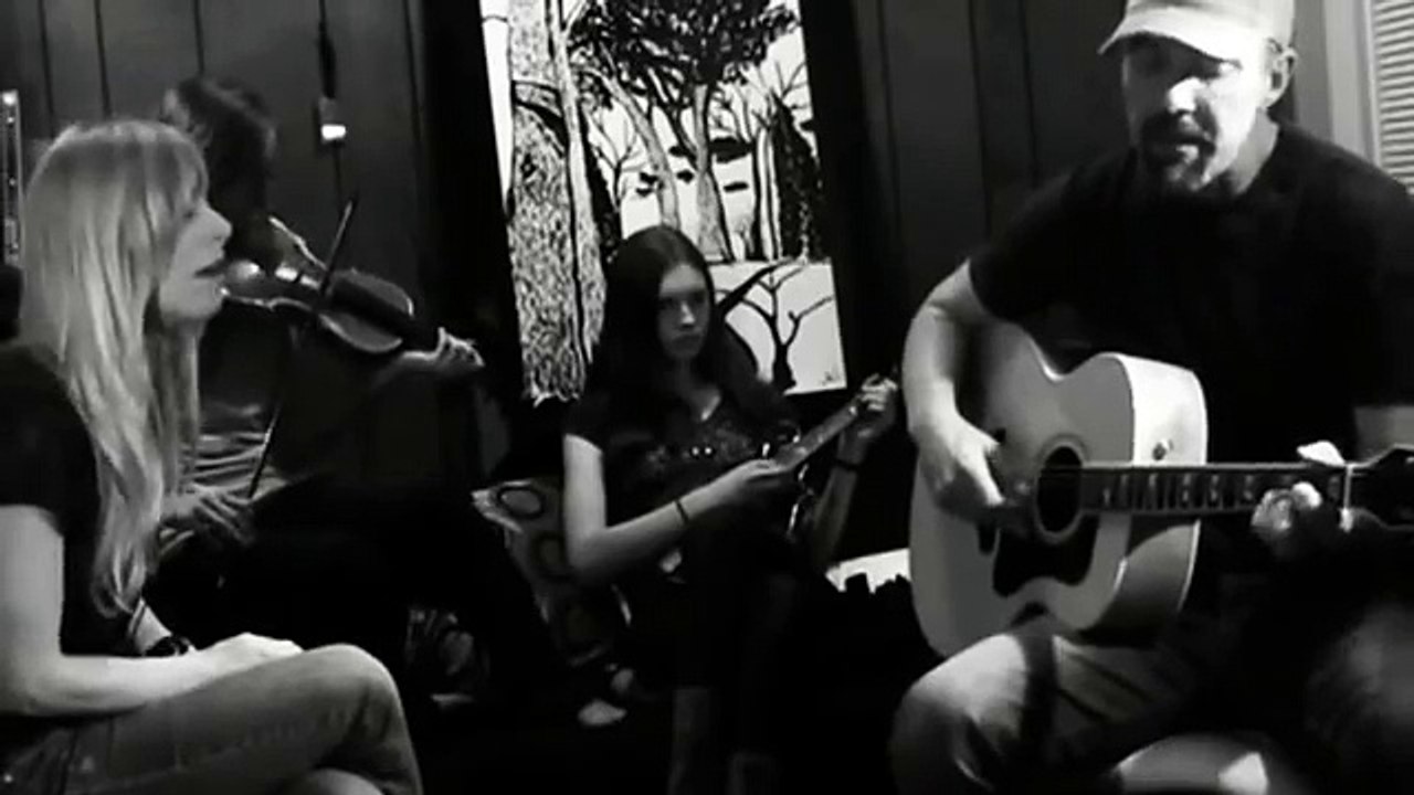 DANNY'S SONG cover Paul Larson with Kappa and the Girls