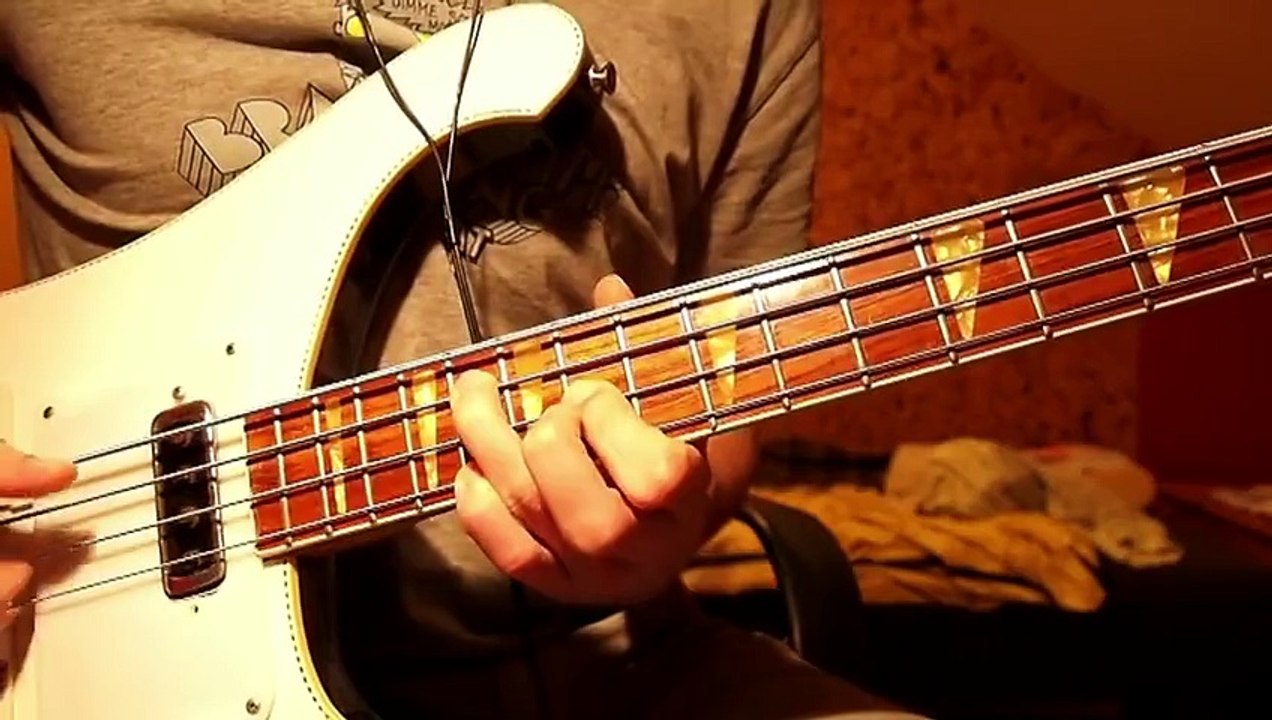 Victor Wooten - Isn't she Lovely (Bass chords tutorial)