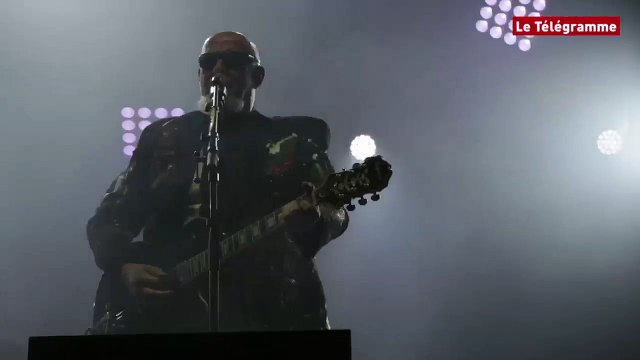 Bout du Monde 2015. CharlElie Couture : début de concert un peu sombre