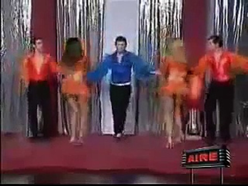 SHOWMATCH 2009- JOSE MARIA LISTORTI BAILANDO SALSA
